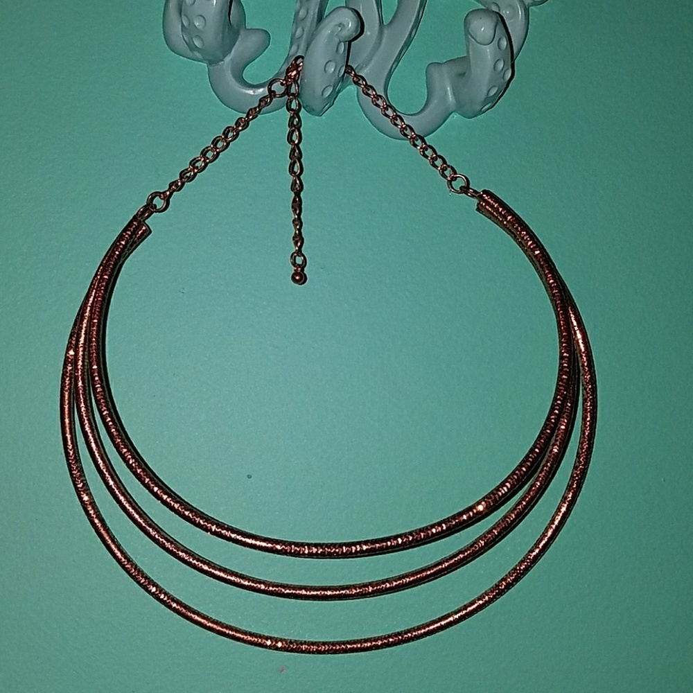 Triple layer metallic 3D rose gold choker necklace